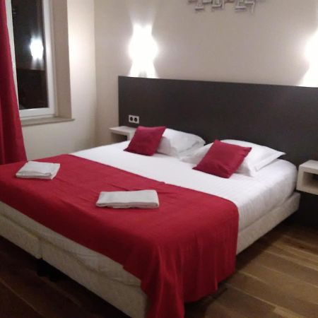 Logis Le Provencal Otel Euville Dış mekan fotoğraf